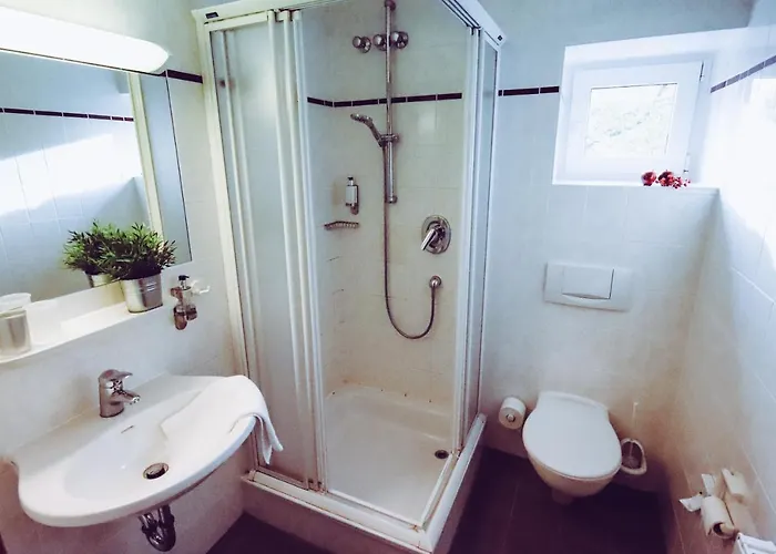 Cvjm-tagungshaus Am Unesco-welterbe Bergpark Wilhelmshoehe Hotel