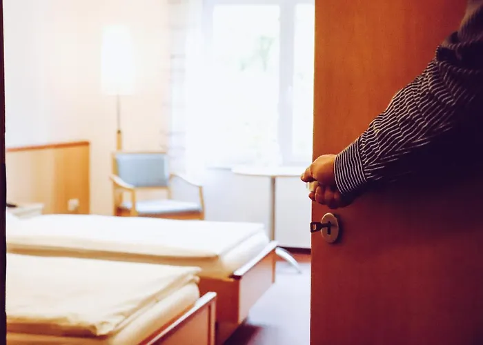 Cvjm-tagungshaus Am Unesco-welterbe Bergpark Wilhelmshoehe Otel *