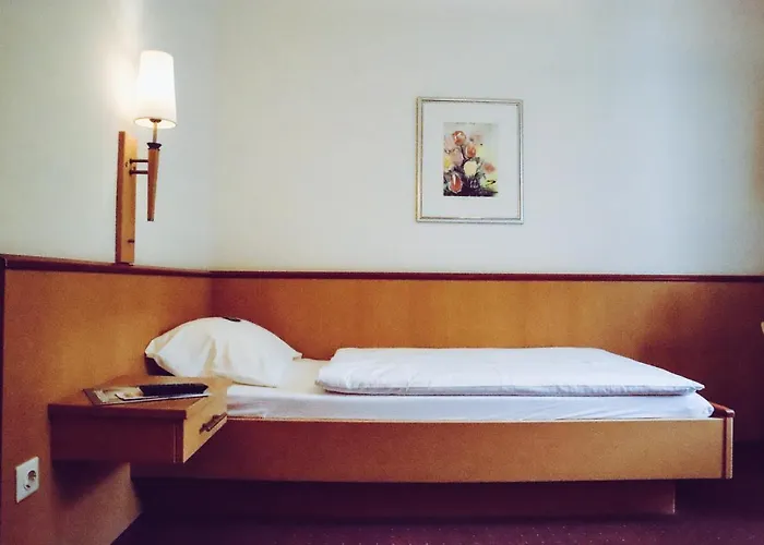 Hotel Cvjm-tagungshaus Am Unesco-welterbe Bergpark Wilhelmshoehe *