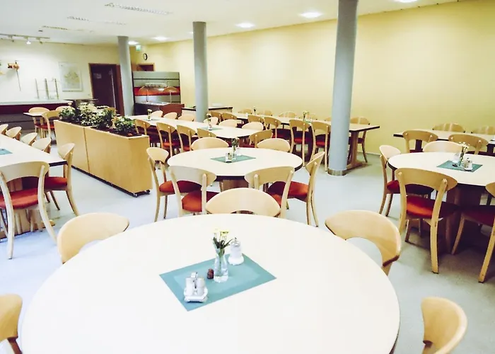 Cvjm-tagungshaus Am Unesco-welterbe Bergpark Wilhelmshoehe * Kassel